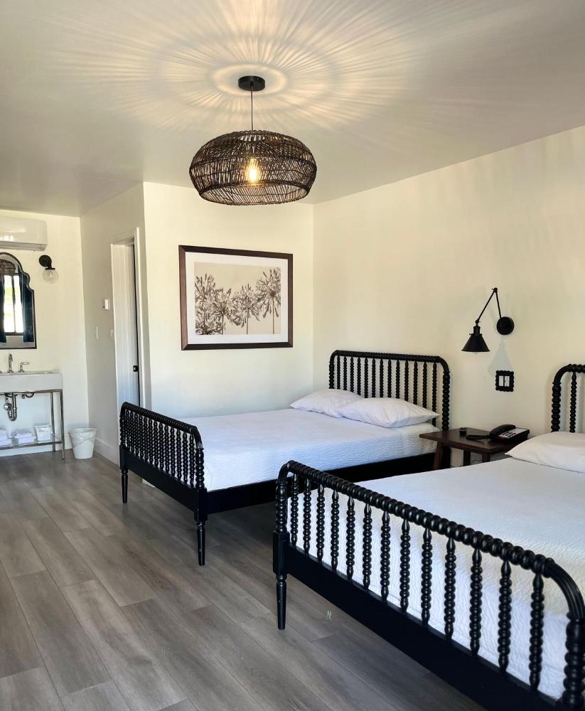 Double Room with Two Double Beds - Non-Smoking interior
